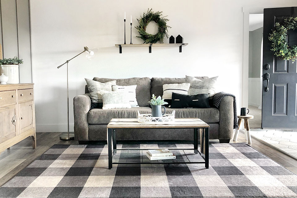 images What Colors Go With Black And White Buffalo Plaid white year round home decor ideas